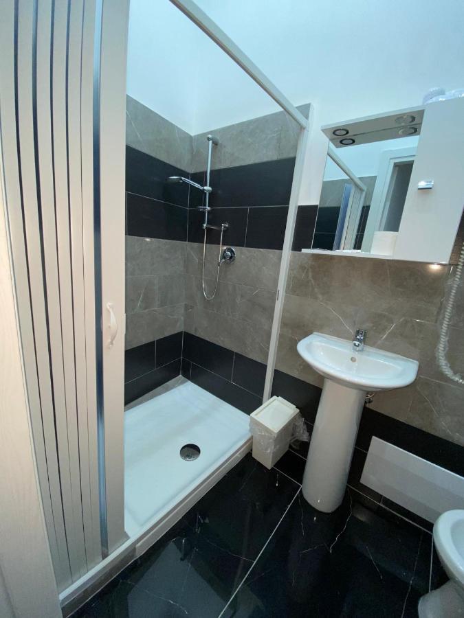 Savastano House Hotel Naples Luaran gambar