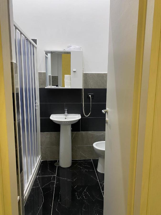 Savastano House Hotel Naples Luaran gambar