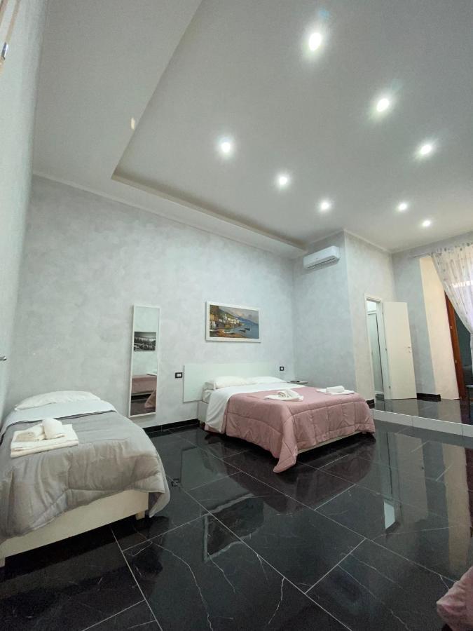 Savastano House Hotel Naples Luaran gambar