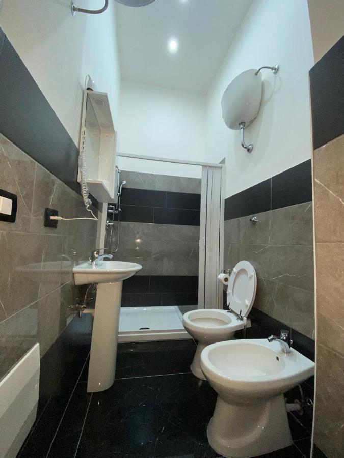 Savastano House Hotel Naples Luaran gambar